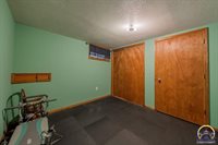 1930 NW 35th ST, Topeka, KS 66618