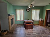 1930 NW 35th ST, Topeka, KS 66618