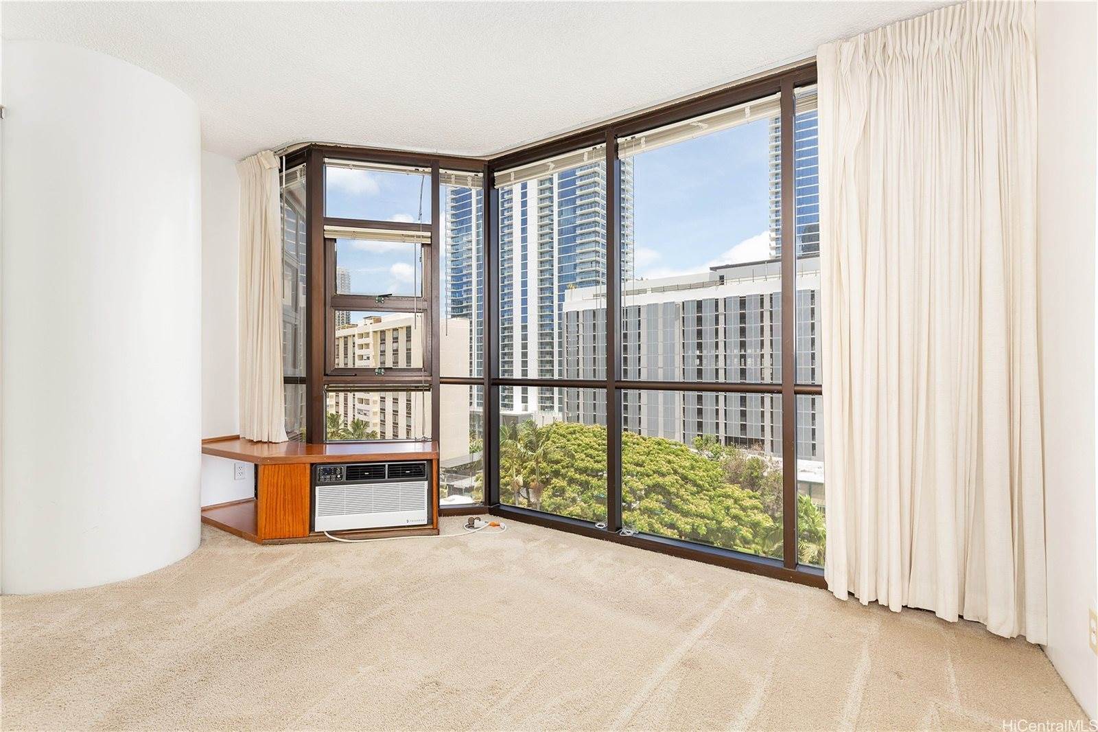 930 Kaheka Street, Honolulu, HI 96814