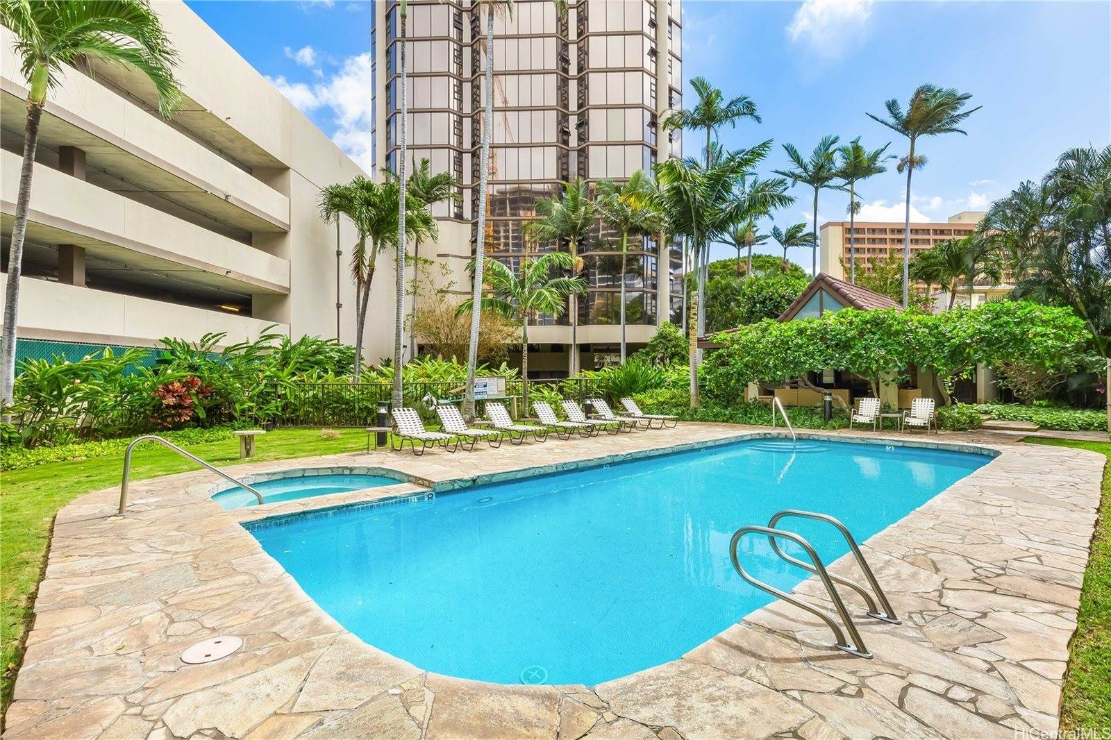 930 Kaheka Street, Honolulu, HI 96814
