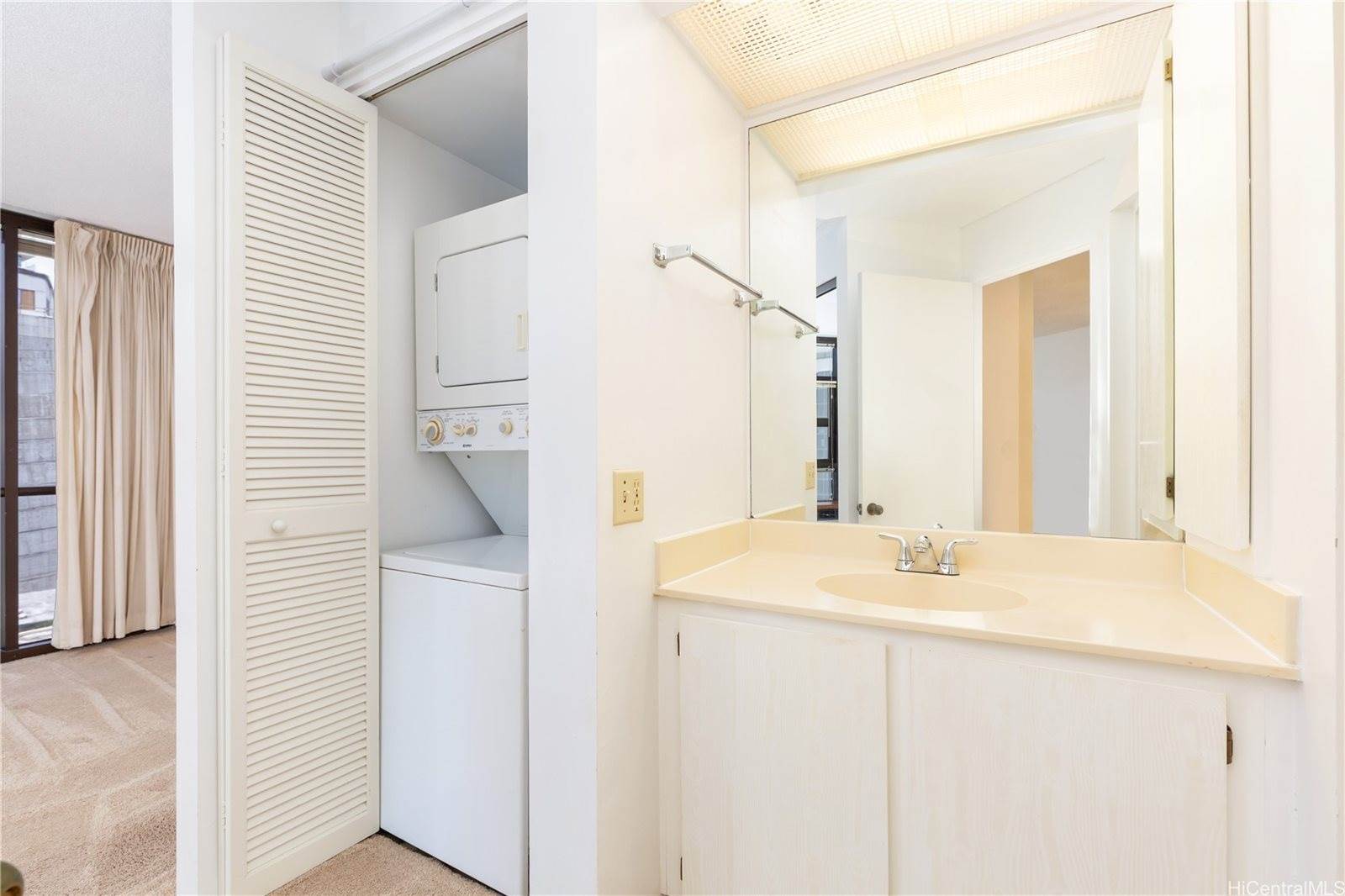 930 Kaheka Street, Honolulu, HI 96814