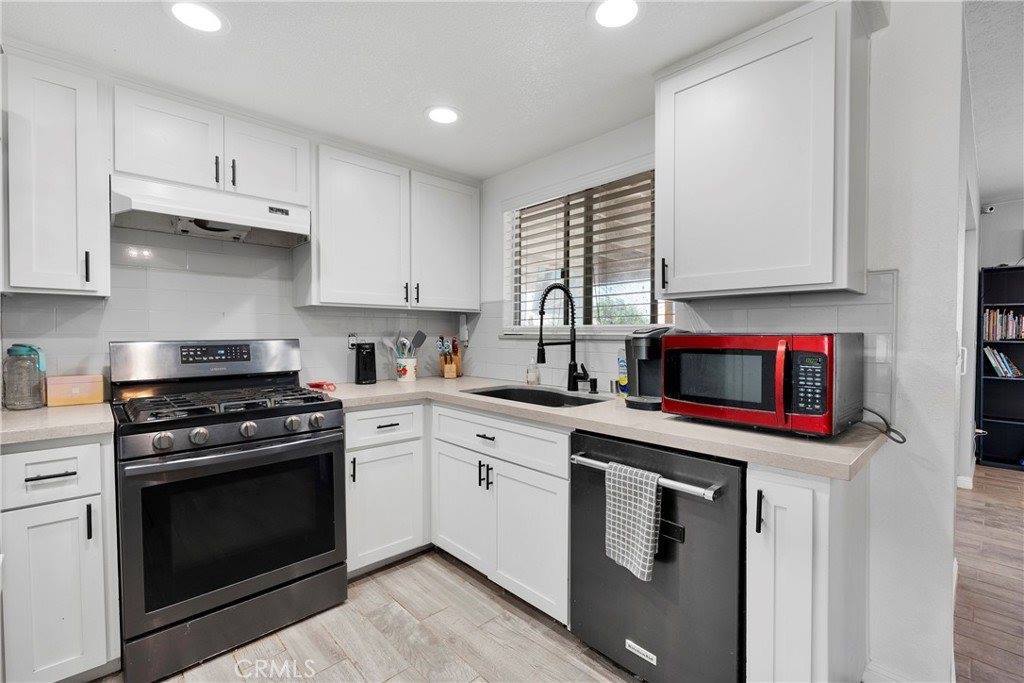 18064 Cajon Street, Hesperia, CA 92345