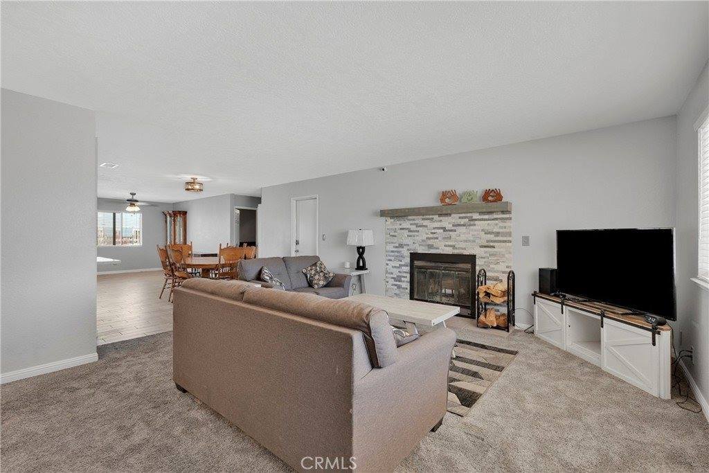 18064 Cajon Street, Hesperia, CA 92345