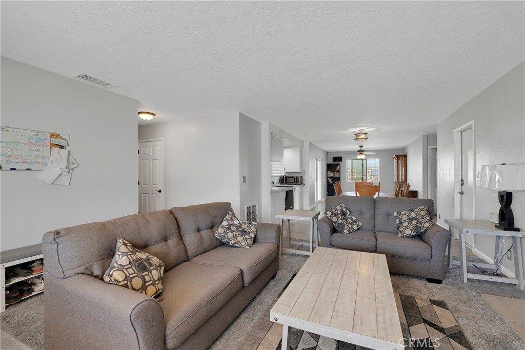 18064 Cajon Street, Hesperia, CA 92345