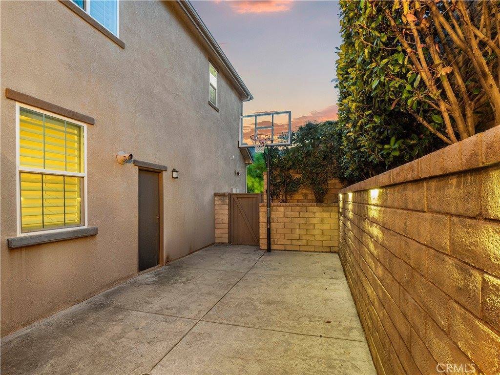 28826 North West Hills Drive, Valencia, CA 91354