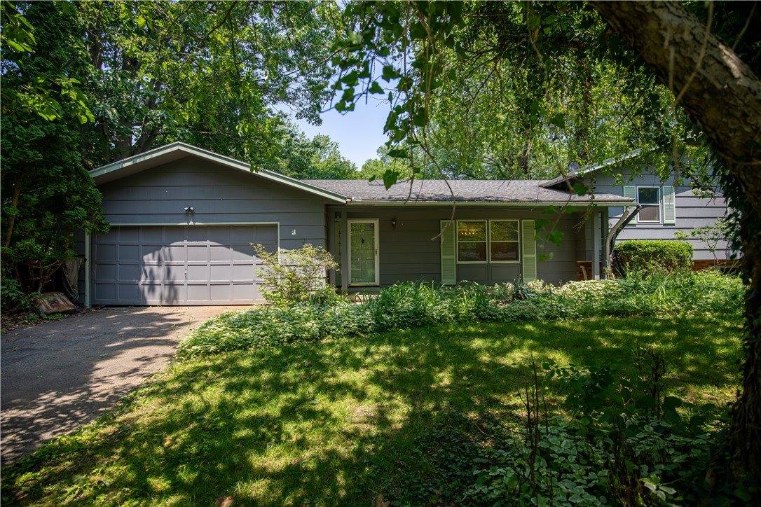 9 Springwood Lane, Pittsford, NY 14534