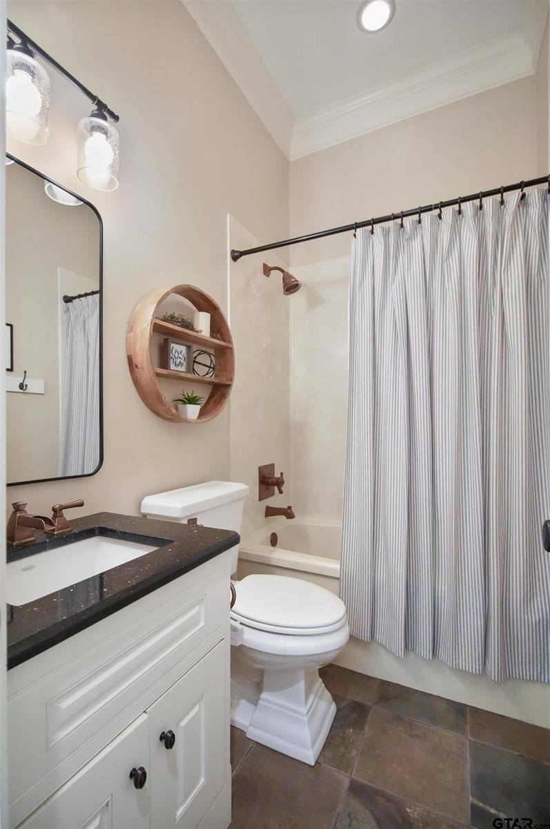 15424 Sunrise Lake Court, Tyler, TX 75707