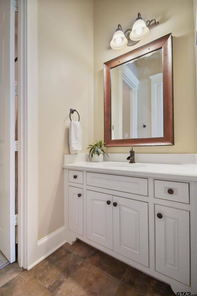 15424 Sunrise Lake Court, Tyler, TX 75707