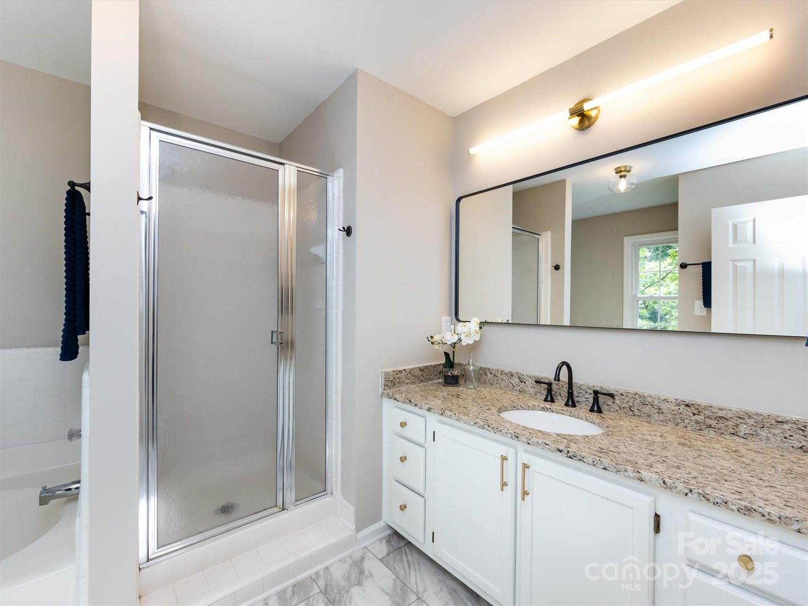 113 Foxfield Lane, Matthews, NC 28105