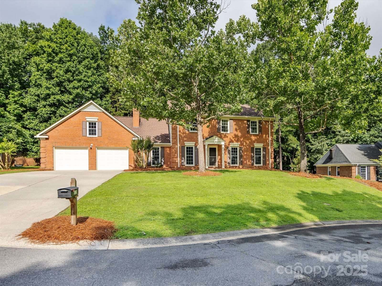 113 Foxfield Lane, Matthews, NC 28105