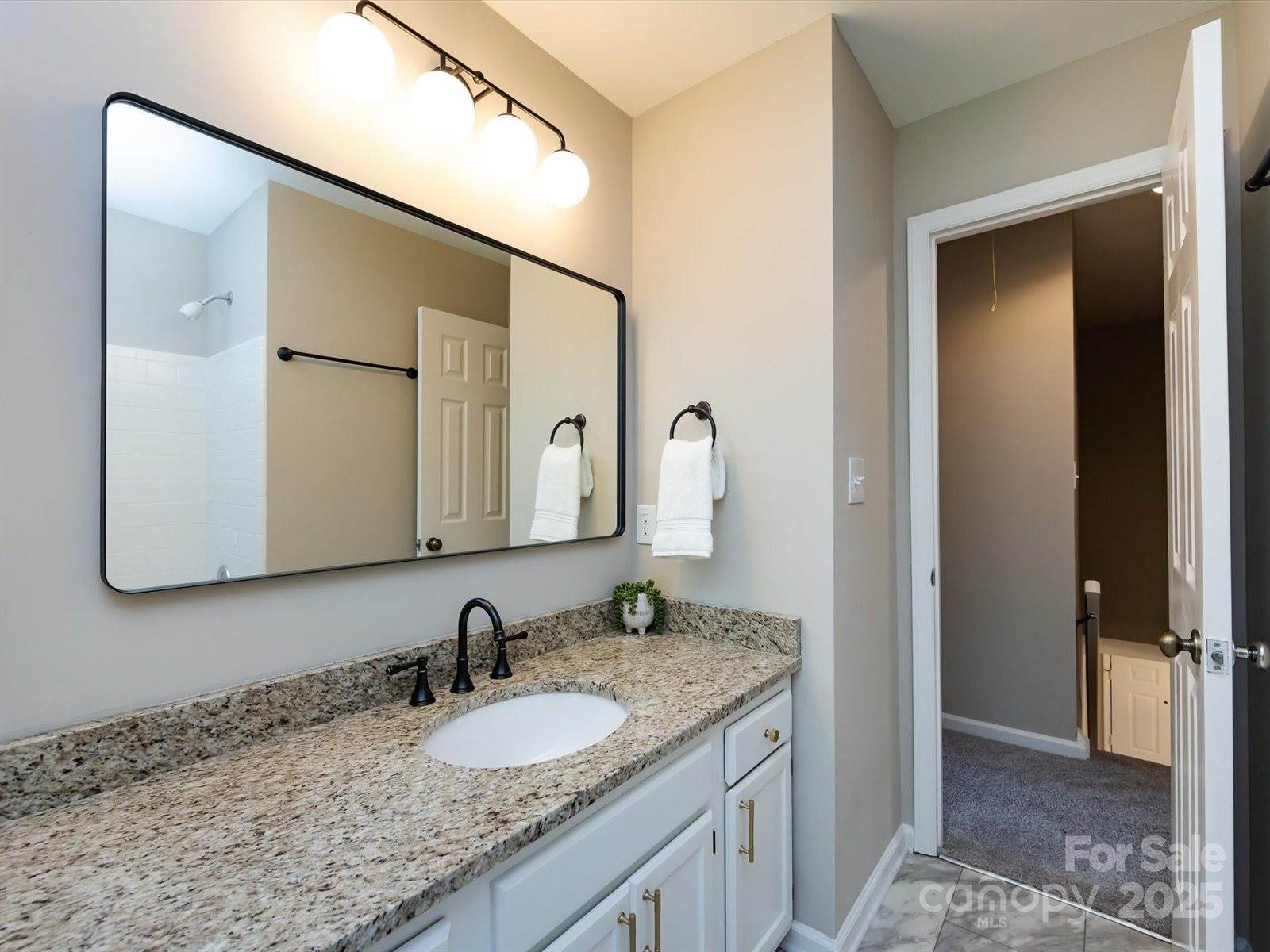 113 Foxfield Lane, Matthews, NC 28105