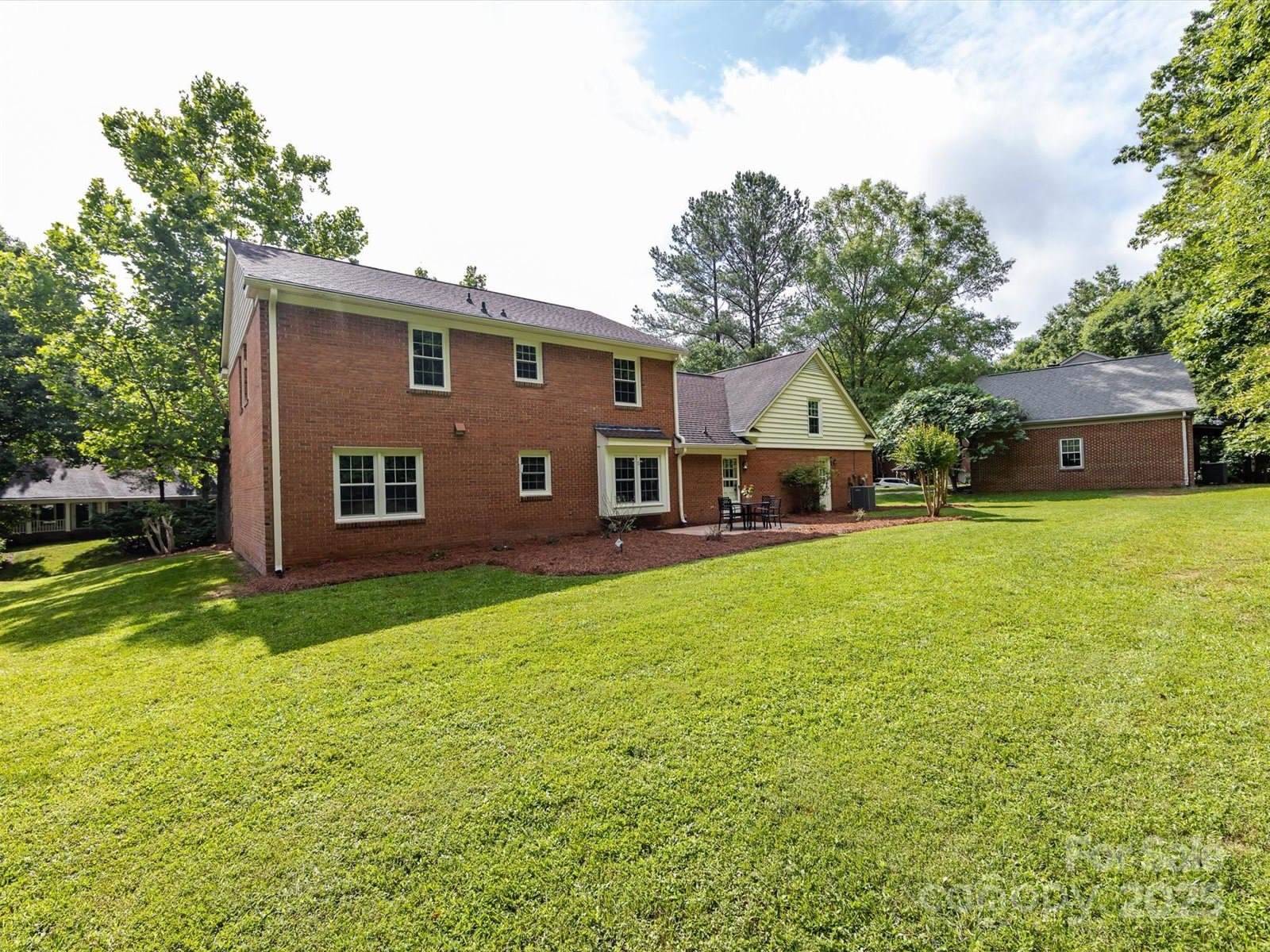 113 Foxfield Lane, Matthews, NC 28105