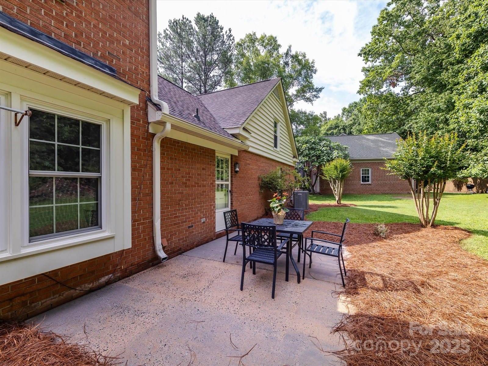 113 Foxfield Lane, Matthews, NC 28105