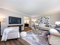 113 Foxfield Lane, Matthews, NC 28105