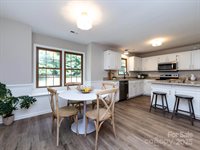 113 Foxfield Lane, Matthews, NC 28105