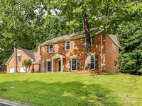 113 Foxfield Lane, Matthews, NC 28105