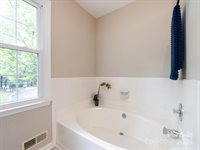 113 Foxfield Lane, Matthews, NC 28105