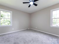 113 Foxfield Lane, Matthews, NC 28105