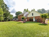 113 Foxfield Lane, Matthews, NC 28105