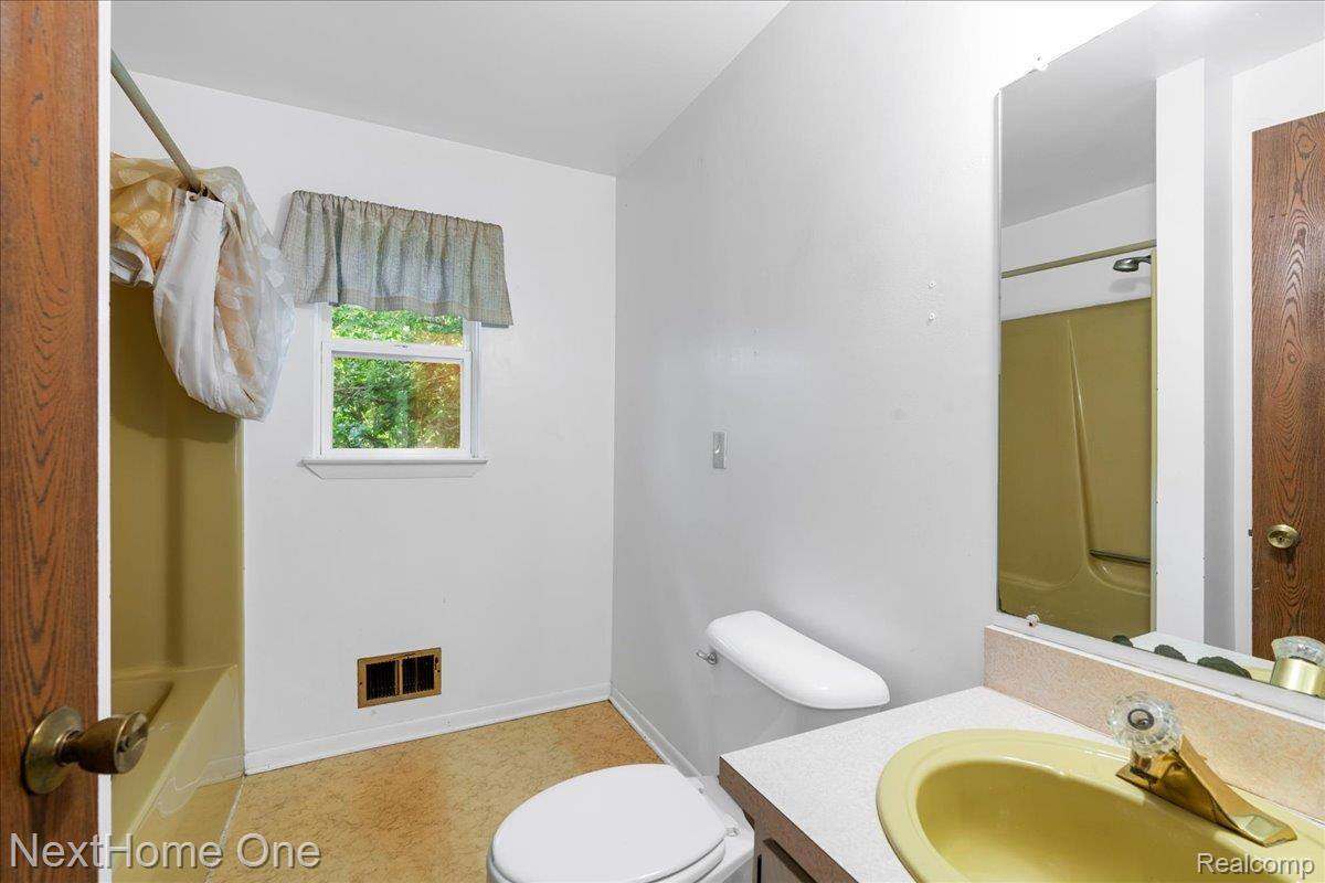 7469 Longworth Drive, HamburgTownship_Livingston, MI 48116