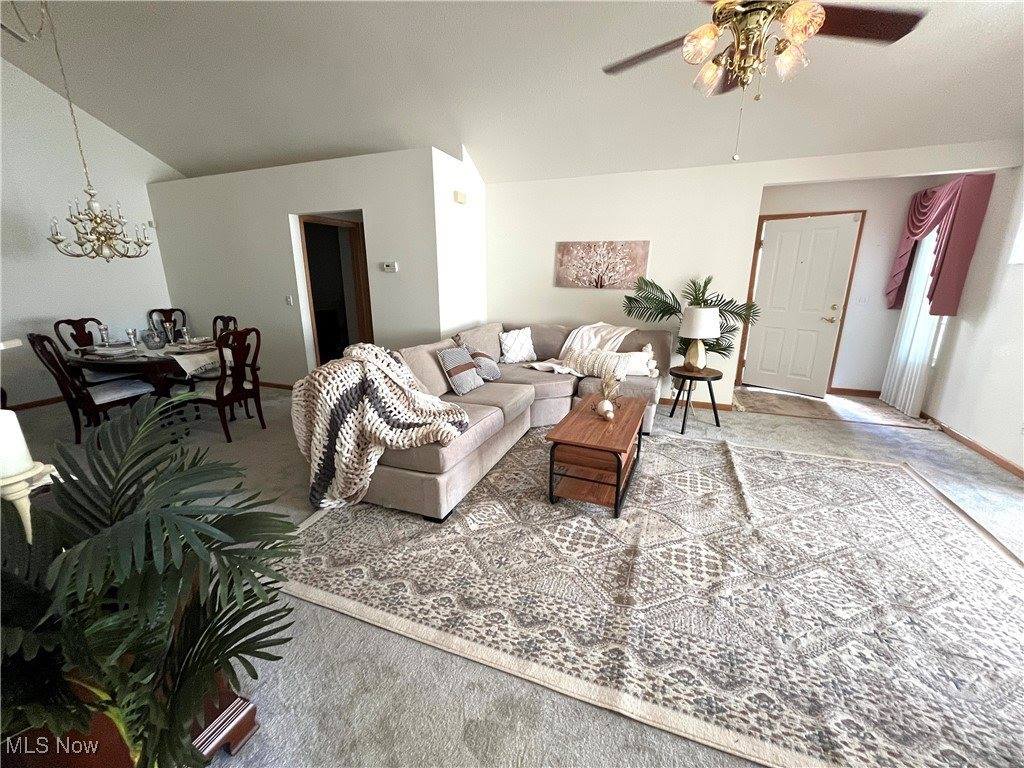 9264 Sharrott Road, Poland, OH 44514