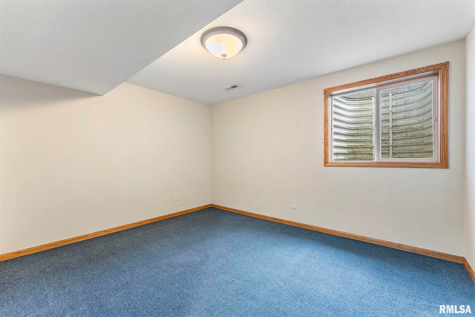 4614 Kelling Street, Davenport, IA 52806