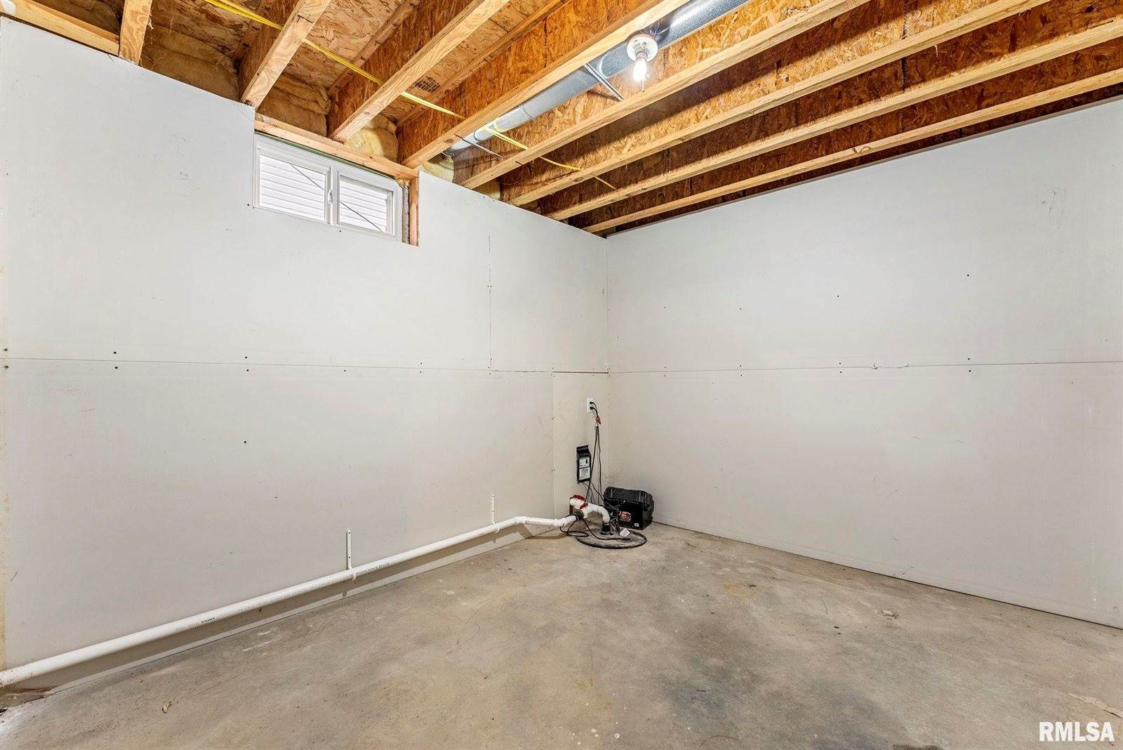 4614 Kelling Street, Davenport, IA 52806