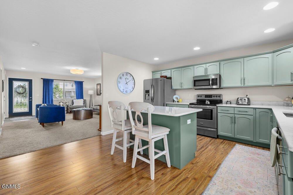 1531 Creekside Drive, Williston, ND 58801