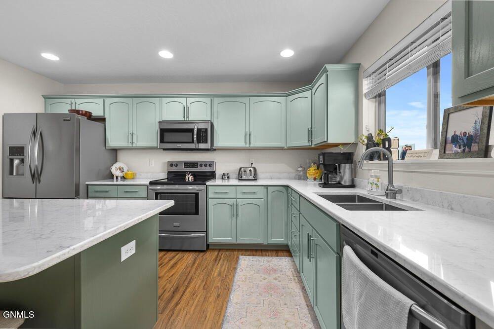 1531 Creekside Drive, Williston, ND 58801