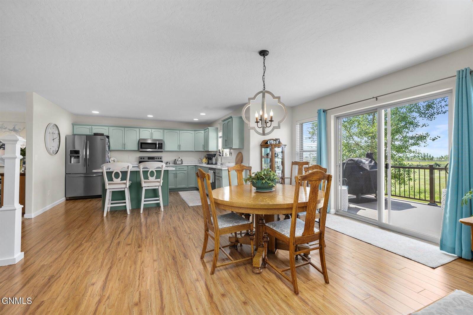 1531 Creekside Drive, Williston, ND 58801