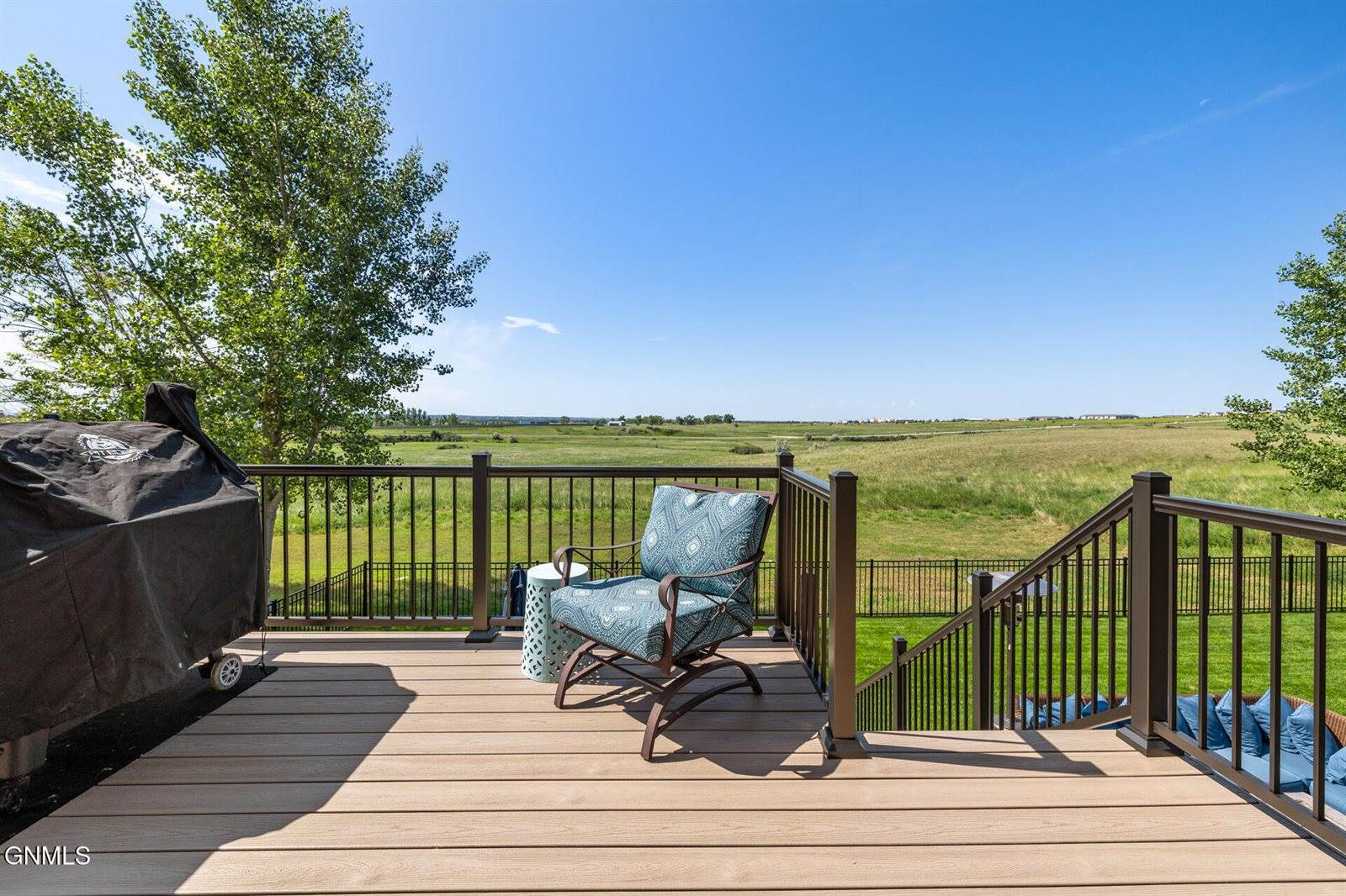 1531 Creekside Drive, Williston, ND 58801