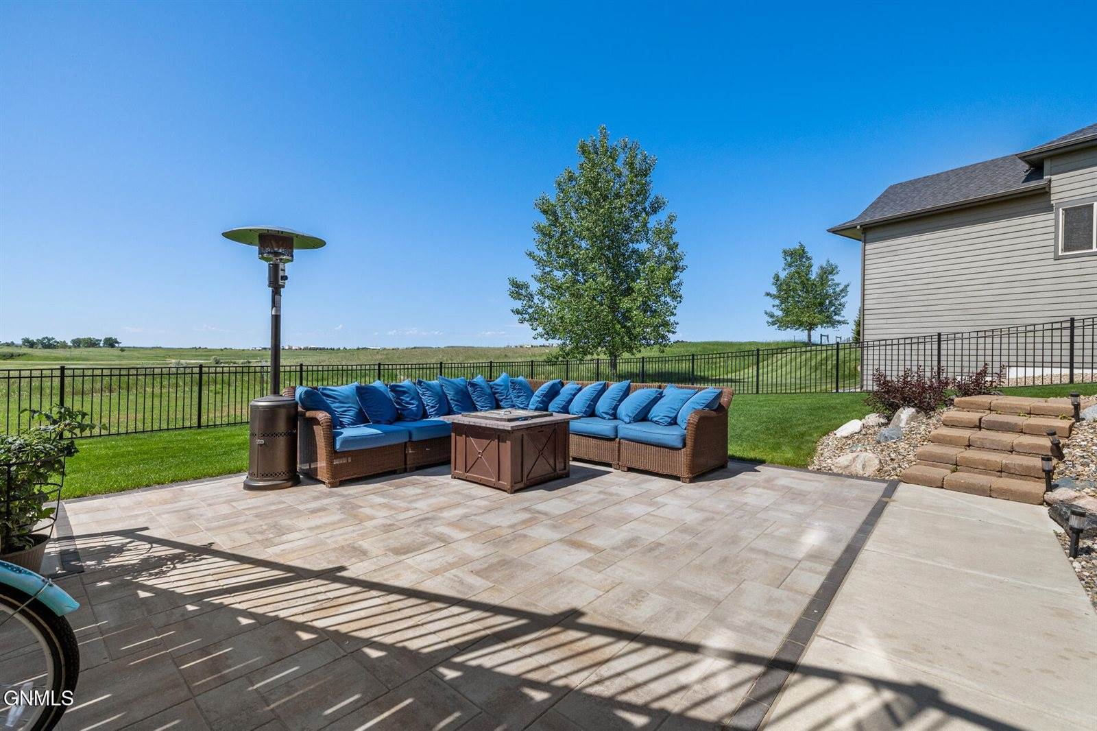 1531 Creekside Drive, Williston, ND 58801