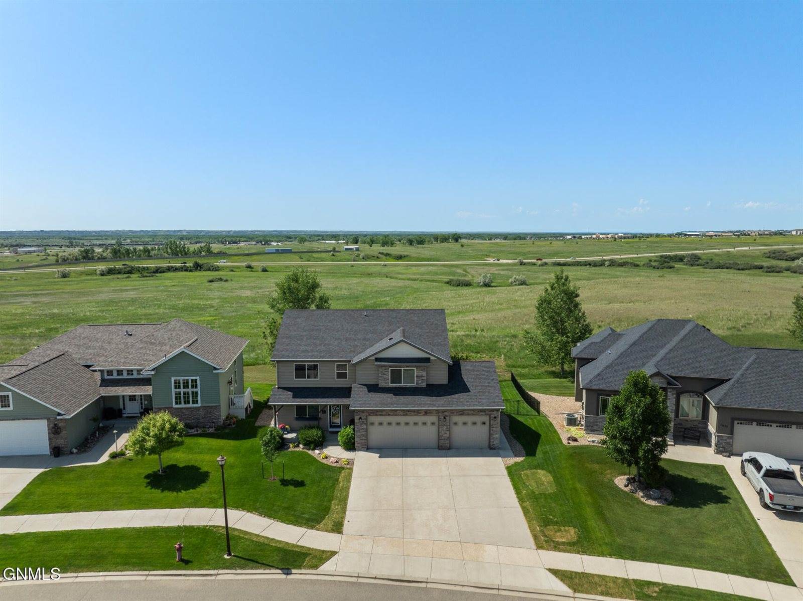 1531 Creekside Drive, Williston, ND 58801