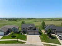 1531 Creekside Drive, Williston, ND 58801
