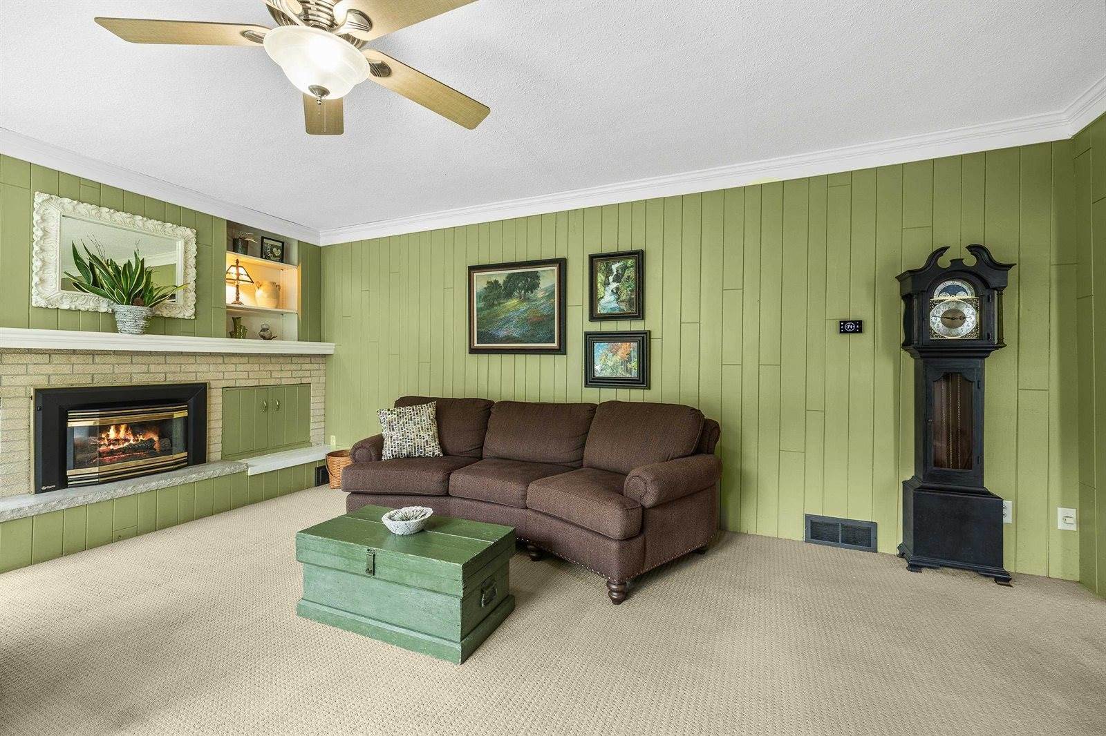 1242 E Edgewood Drive, Appleton, WI 54913