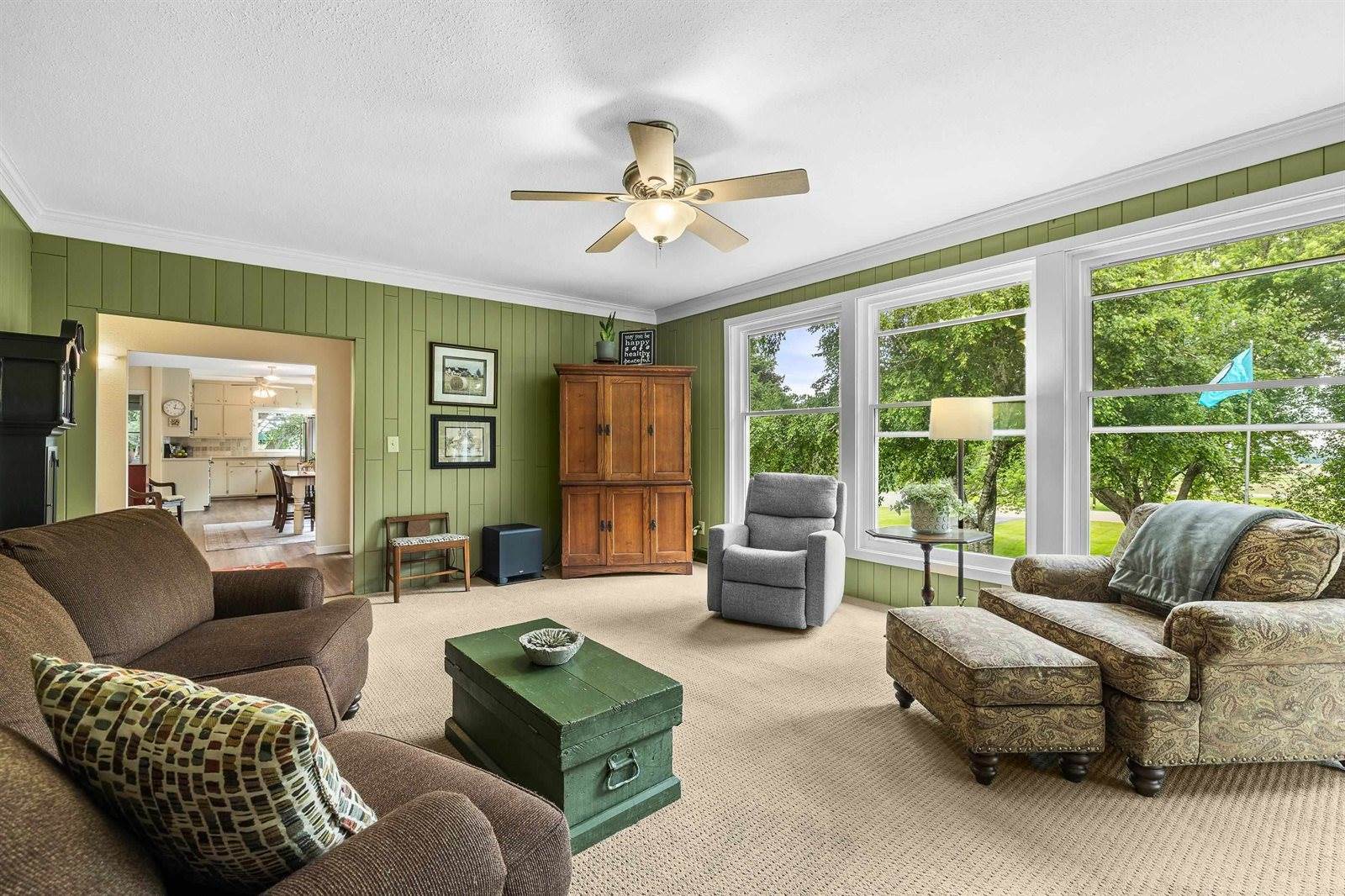 1242 E Edgewood Drive, Appleton, WI 54913