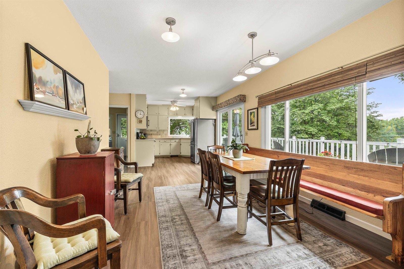 1242 E Edgewood Drive, Appleton, WI 54913