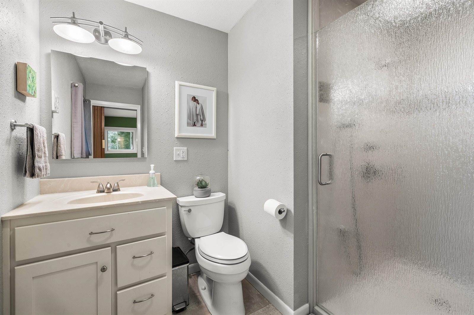 1242 E Edgewood Drive, Appleton, WI 54913