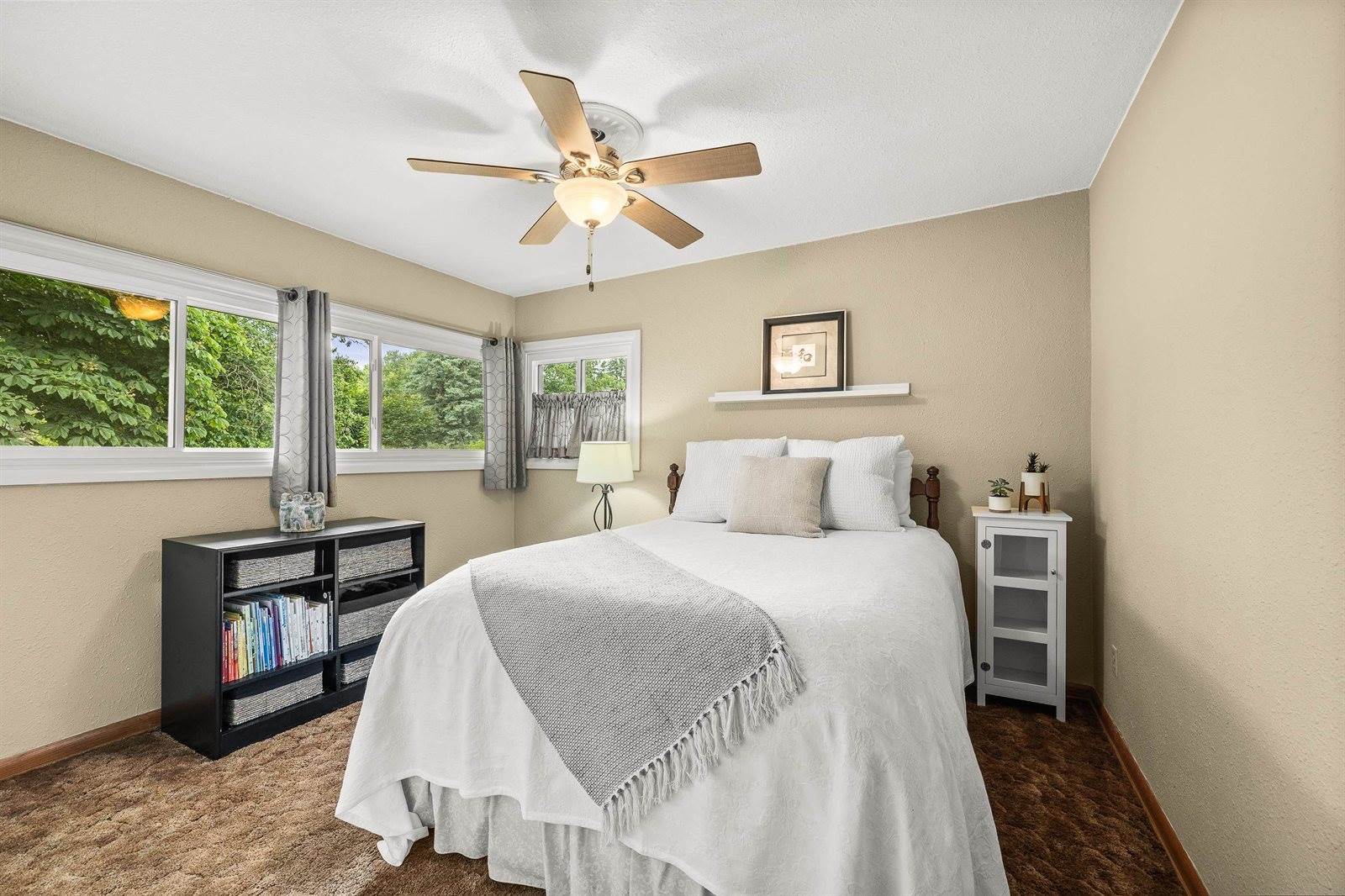 1242 E Edgewood Drive, Appleton, WI 54913