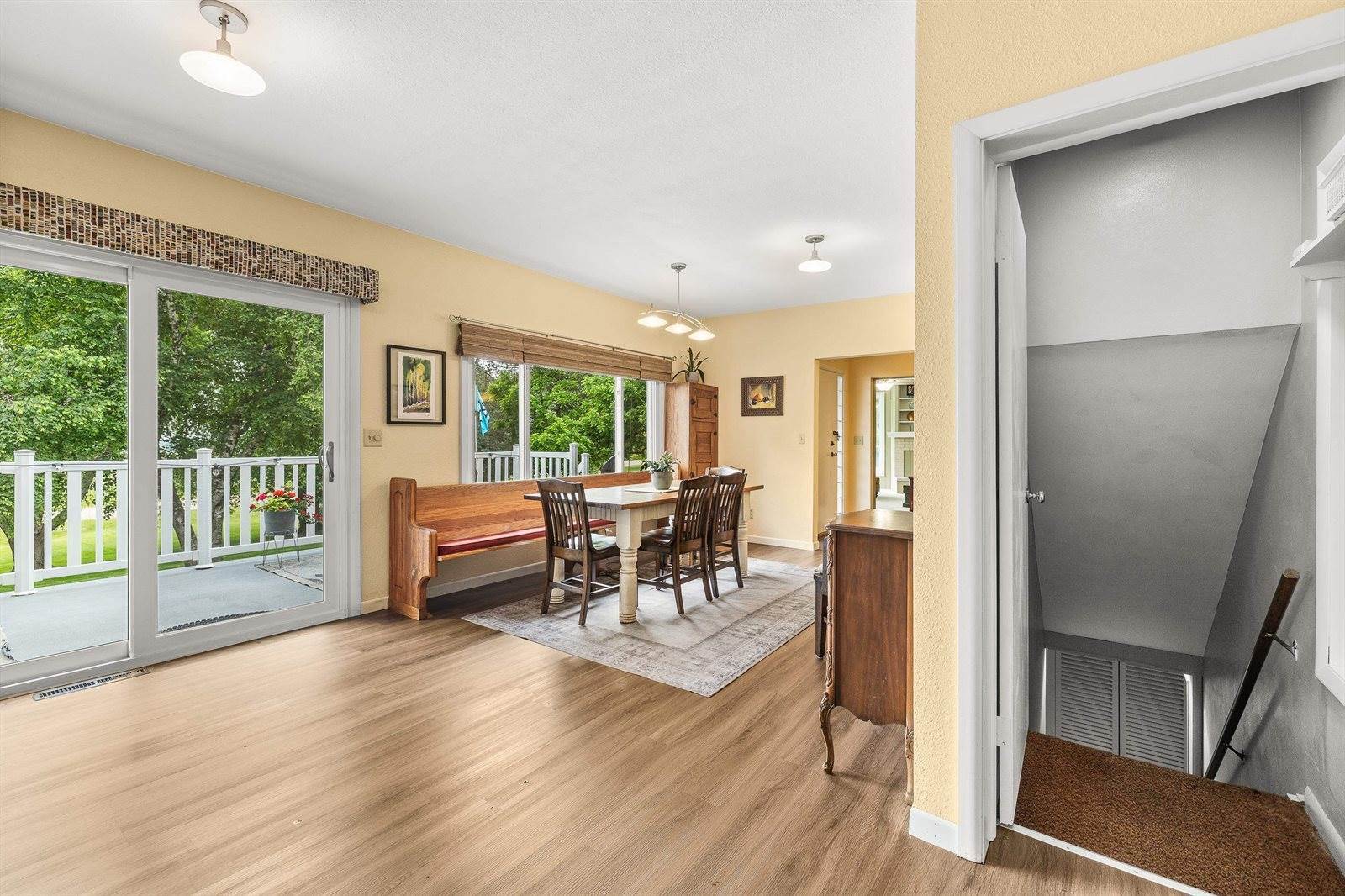 1242 E Edgewood Drive, Appleton, WI 54913