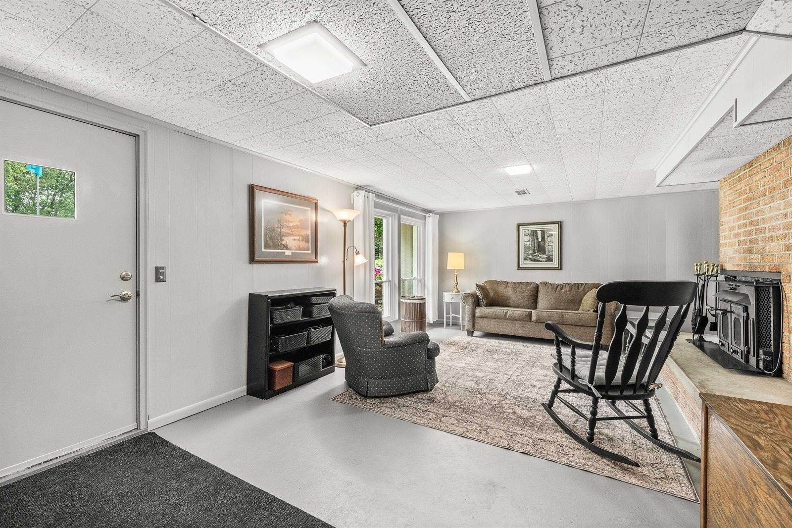 1242 E Edgewood Drive, Appleton, WI 54913