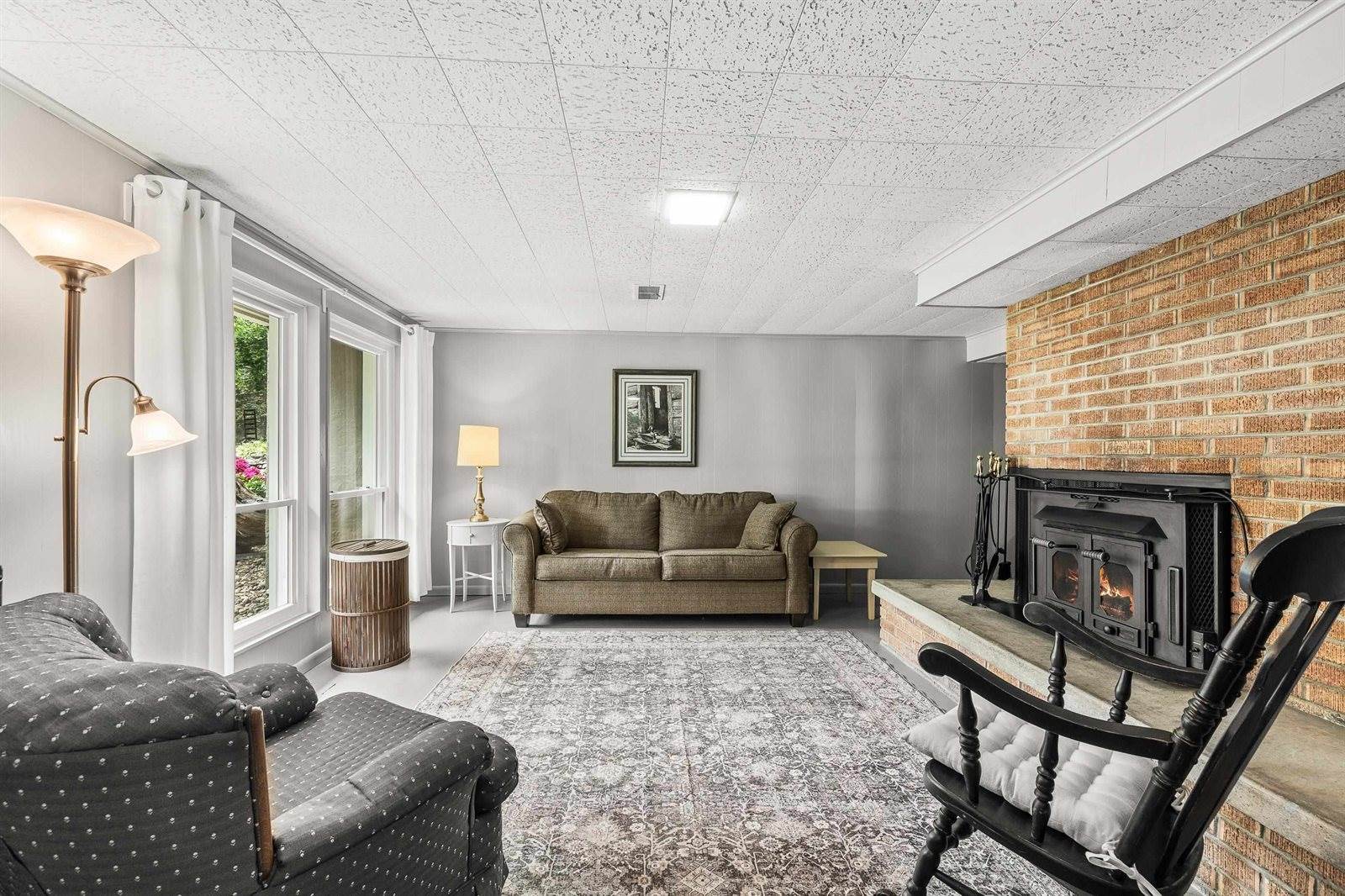 1242 E Edgewood Drive, Appleton, WI 54913