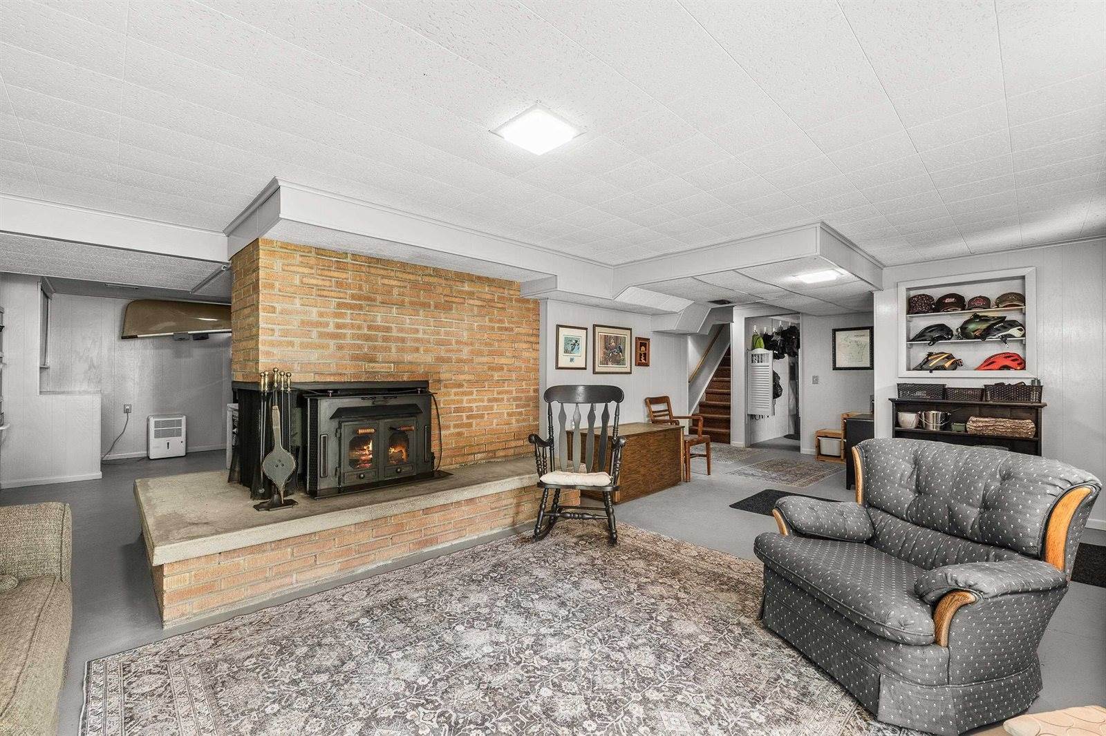 1242 E Edgewood Drive, Appleton, WI 54913