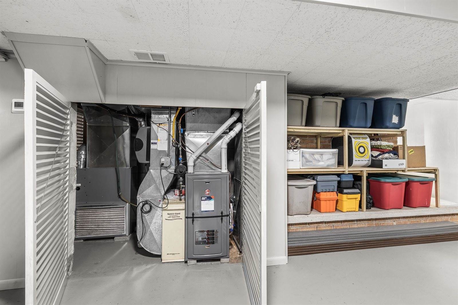 1242 E Edgewood Drive, Appleton, WI 54913