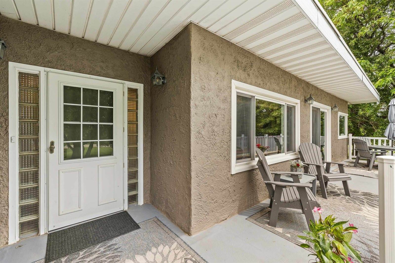 1242 E Edgewood Drive, Appleton, WI 54913