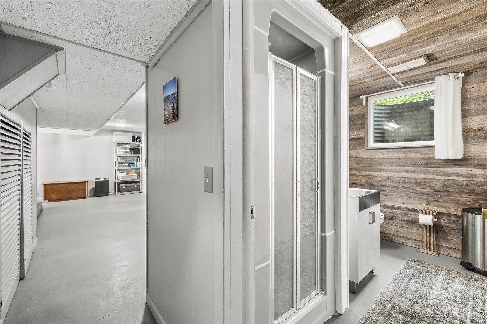 1242 E Edgewood Drive, Appleton, WI 54913