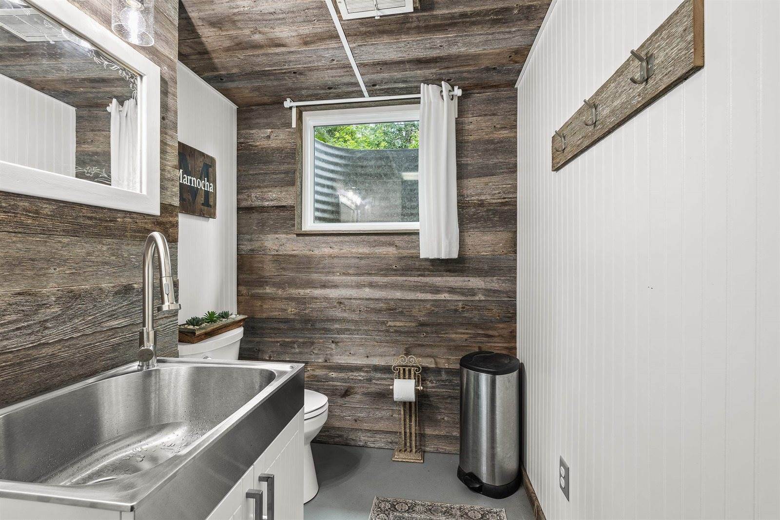 1242 E Edgewood Drive, Appleton, WI 54913