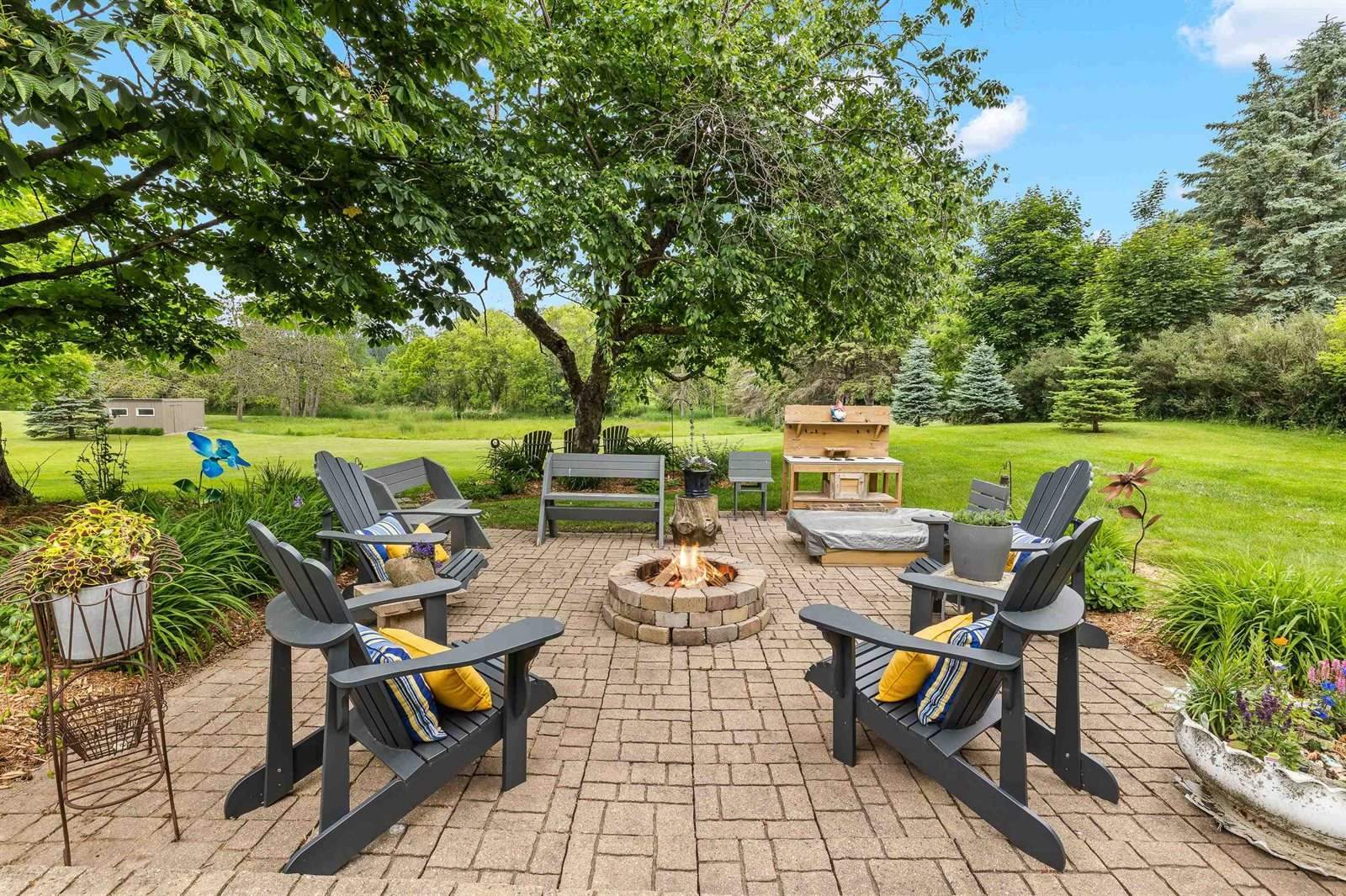 1242 E Edgewood Drive, Appleton, WI 54913