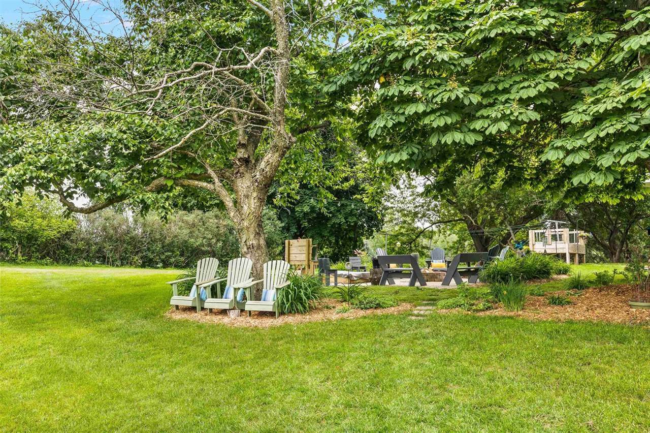 1242 E Edgewood Drive, Appleton, WI 54913