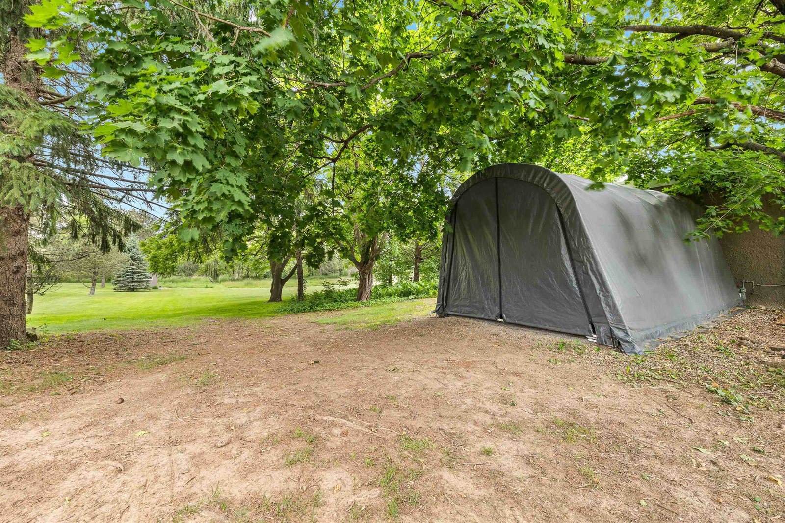 1242 E Edgewood Drive, Appleton, WI 54913